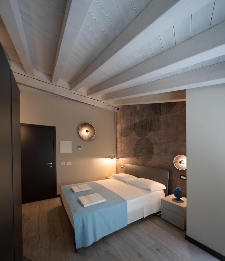 Monte Isola - Decio Rooms エクステリア 写真