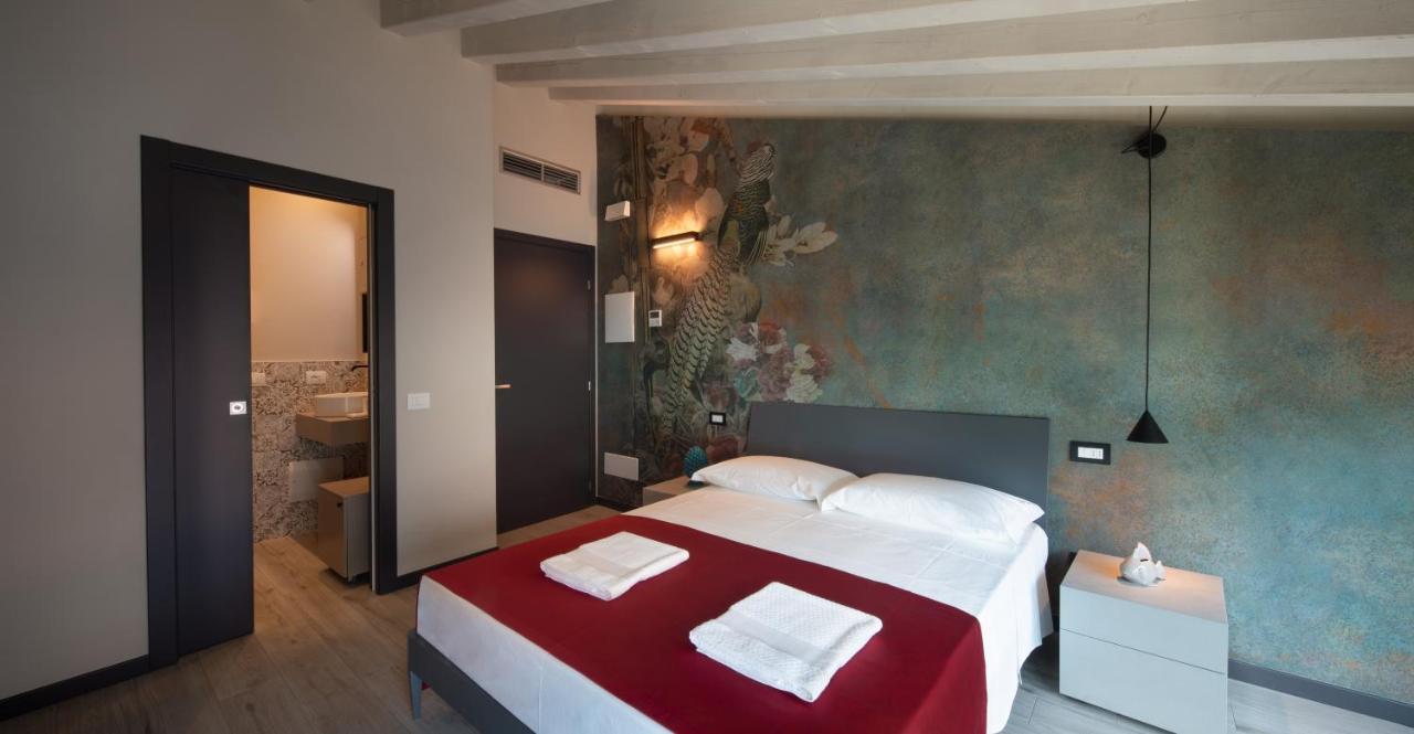 Monte Isola - Decio Rooms エクステリア 写真