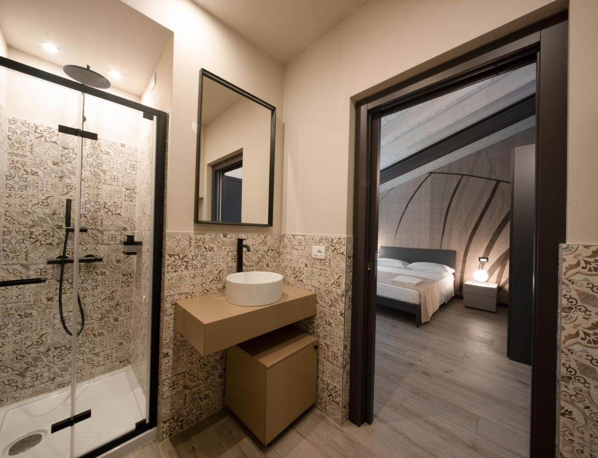 Monte Isola - Decio Rooms エクステリア 写真