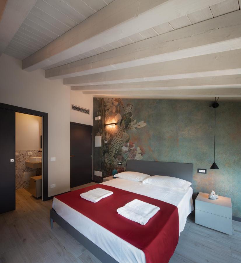 Monte Isola - Decio Rooms エクステリア 写真